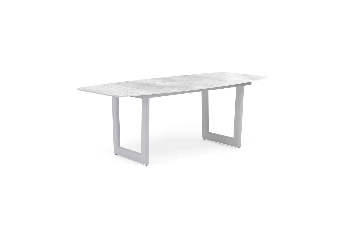 CLUB-A rectangular dining table